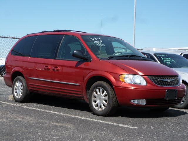 Photo of 2003 Chrysler Town & Country