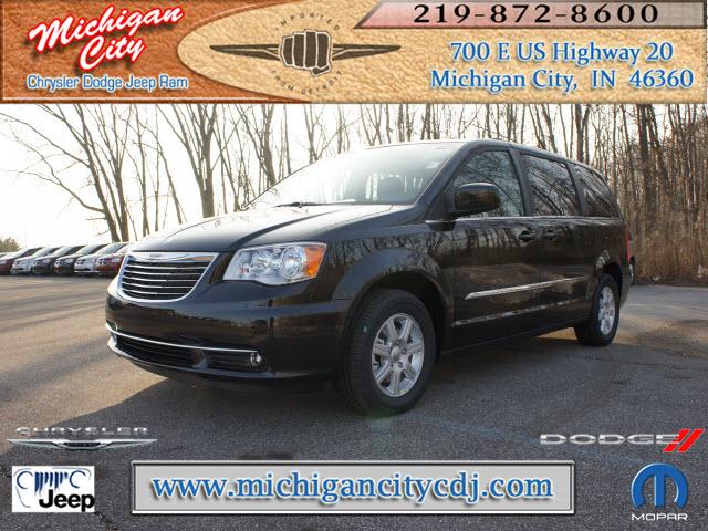 Photo of 2012 Chrysler Town & Country