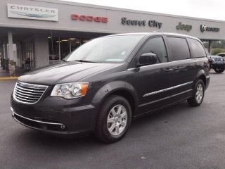 Photo of 2012 Chrysler Town & Country