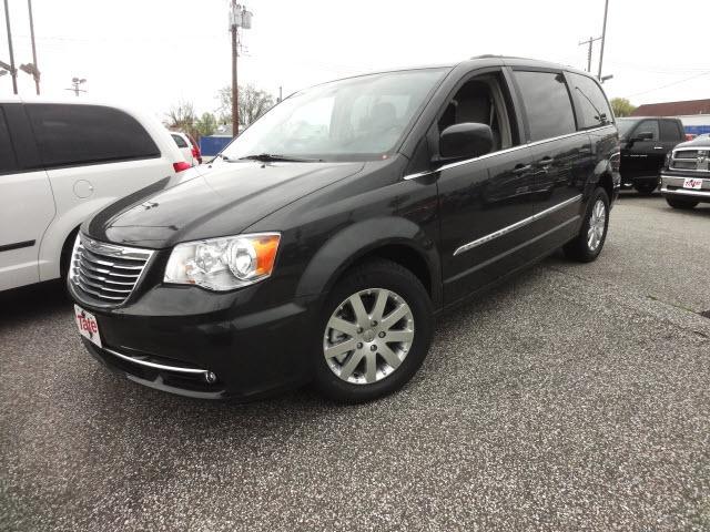 Photo of 2012 Chrysler Town & Country
