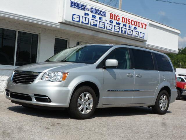 Photo of 2012 Chrysler Town & Country