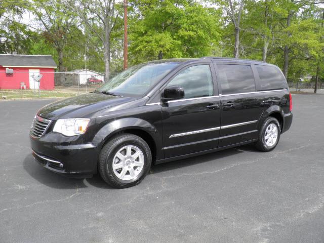 Photo of 2012 Chrysler Town & Country