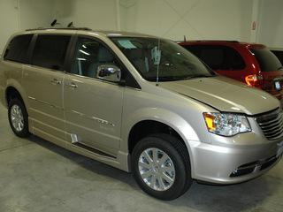 Photo of 2012 Chrysler Town & Country