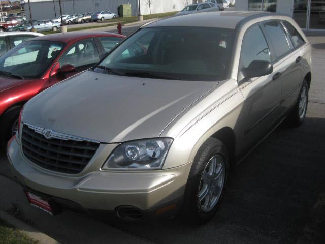 Photo of 2005 Chrysler Pacifica