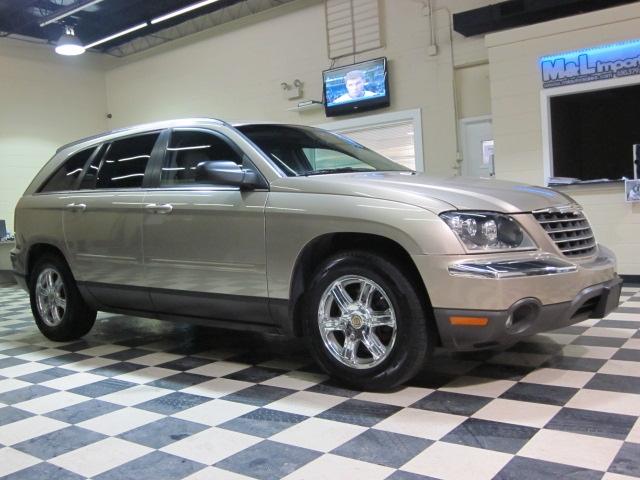 Photo of 2004 Chrysler Pacifica