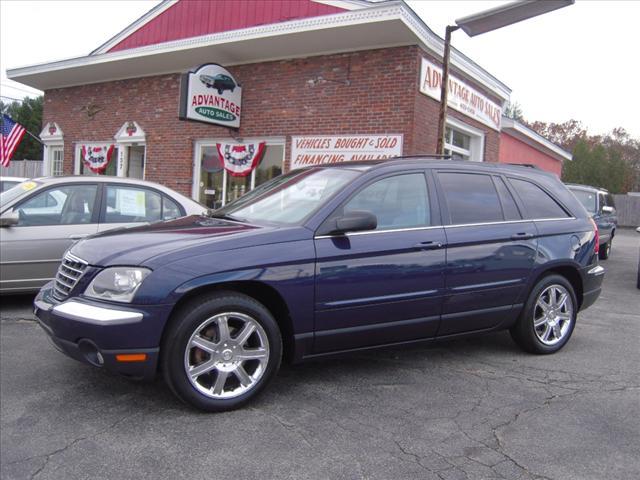 Photo of 2005 Chrysler Pacifica