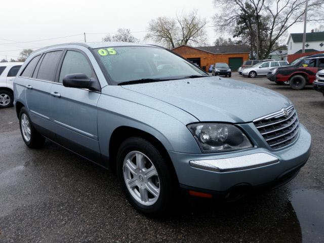 Photo of 2005 Chrysler Pacifica