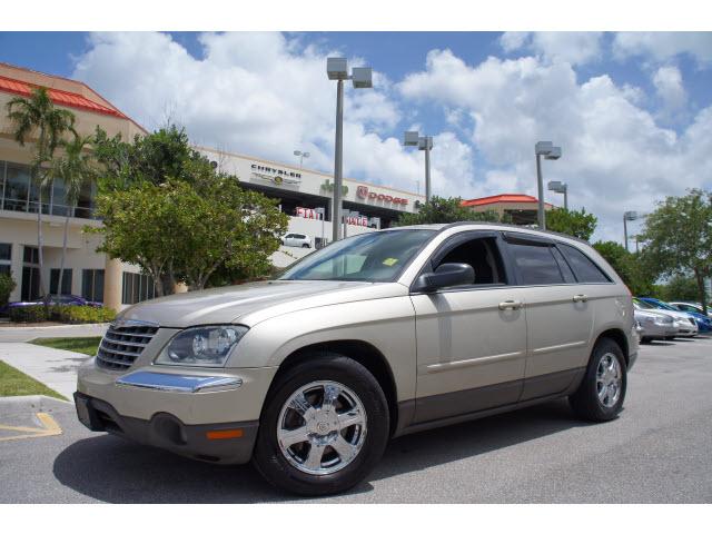 Photo of 2005 Chrysler Pacifica