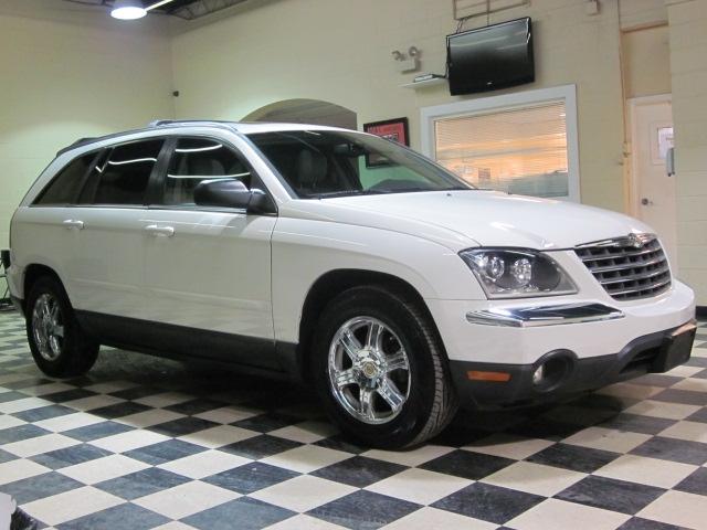 Photo of 2004 Chrysler Pacifica
