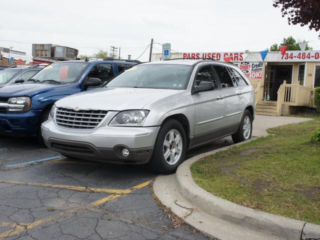 Photo of 2004 Chrysler Pacifica
