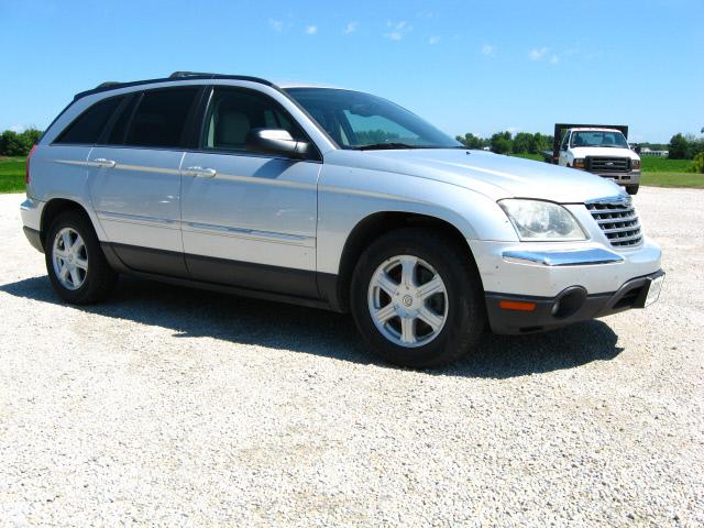 Photo of 2004 Chrysler Pacifica
