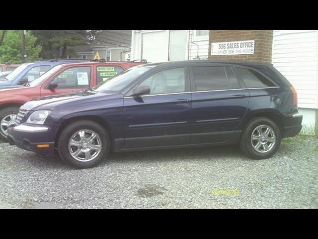 Photo of 2004 Chrysler Pacifica