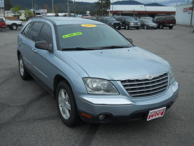 Photo of 2005 Chrysler Pacifica