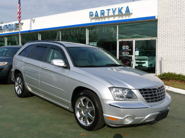 Photo of 2005 Chrysler Pacifica
