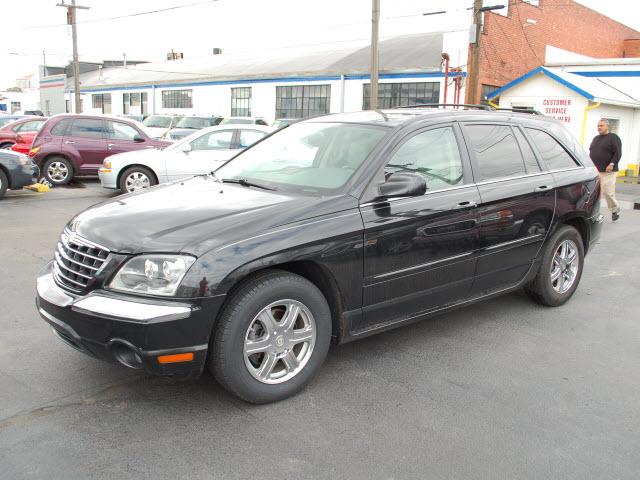 Photo of 2005 Chrysler Pacifica