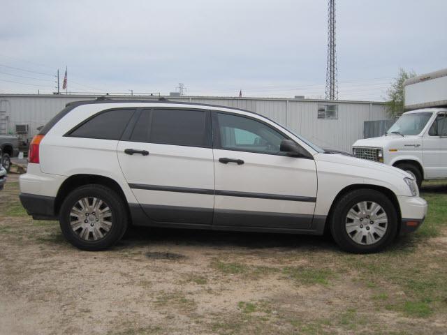 Photo of 2005 Chrysler Pacifica
