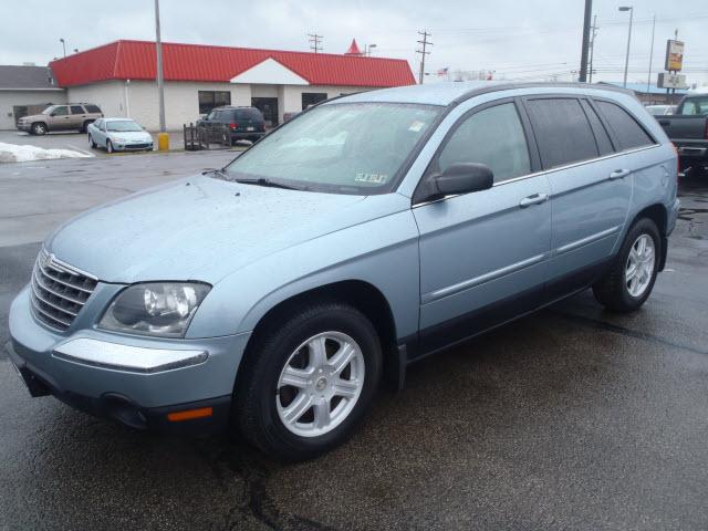 Photo of 2004 Chrysler Pacifica