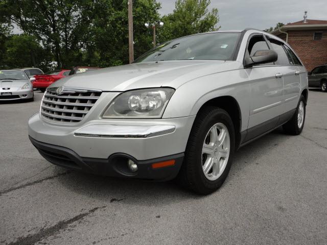 Photo of 2004 Chrysler Pacifica