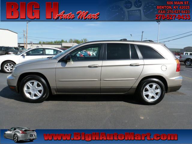 Photo of 2004 Chrysler Pacifica