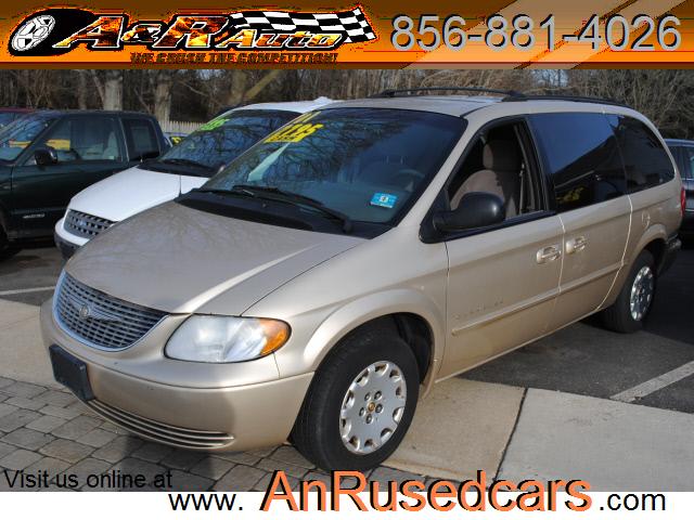 Photo of 2001 Chrysler Town & Country