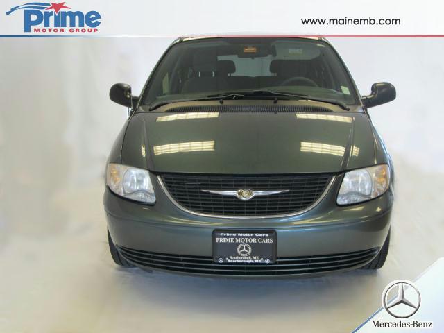 Photo of 2003 Chrysler Town & Country