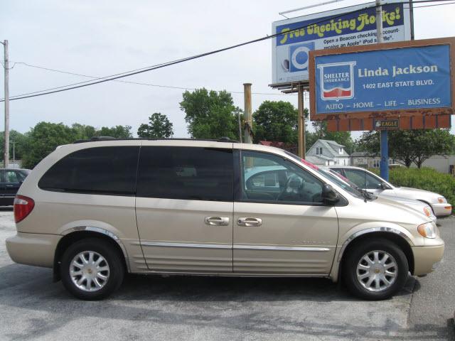 Photo of 2001 Chrysler Town & Country