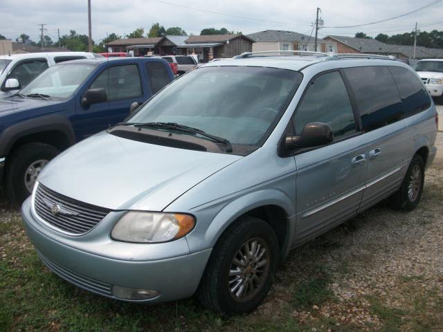 Photo of 2001 Chrysler Town & Country