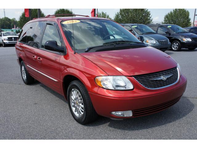 Photo of 2002 Chrysler Town & Country