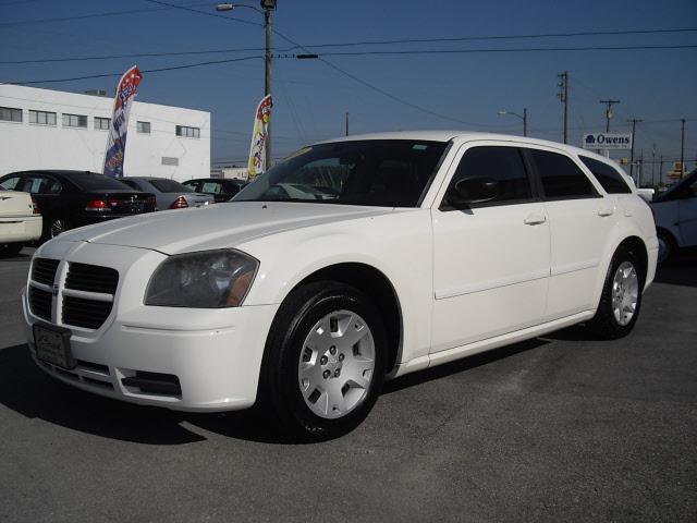 Photo of 2006 Dodge Magnum