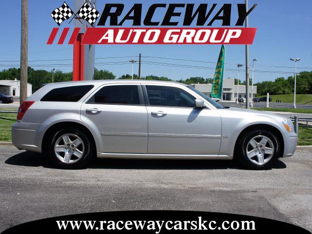 Photo of 2006 Dodge Magnum