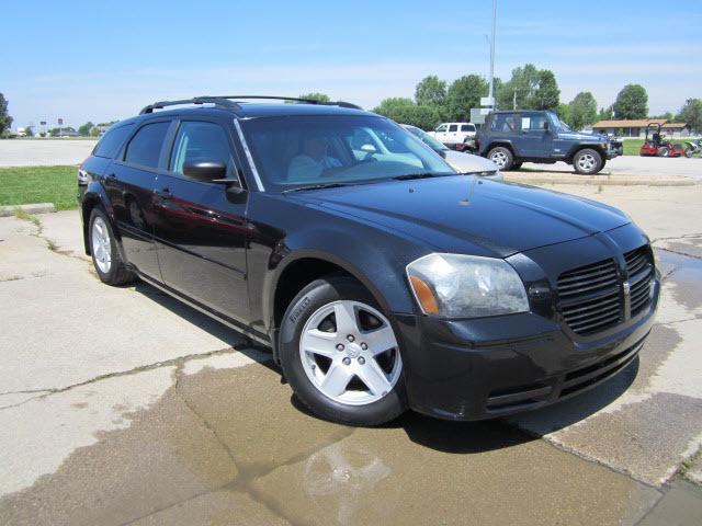 Photo of 2005 Dodge Magnum