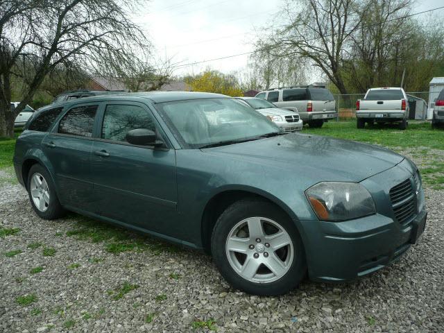 Photo of 2005 Dodge Magnum