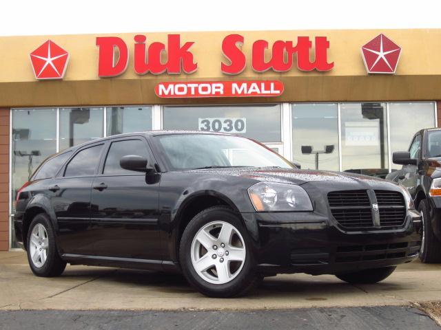 Photo of 2005 Dodge Magnum