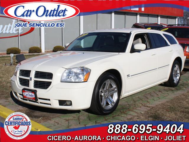 Photo of 2005 Dodge Magnum
