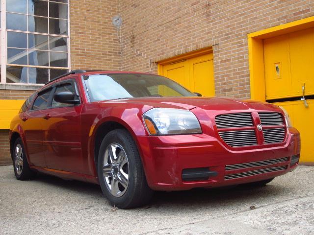 Photo of 2005 Dodge Magnum