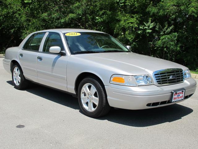 Photo of 2011 Ford Crown Victoria