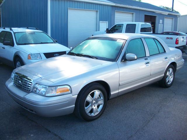 Photo of 2011 Ford Crown Victoria