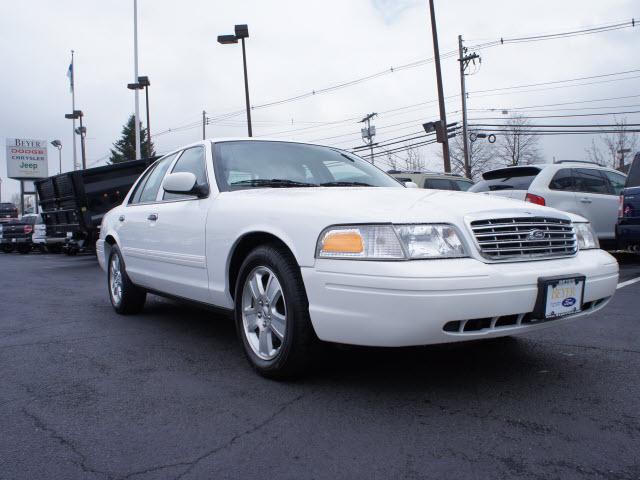 Photo of 2011 Ford Crown Victoria