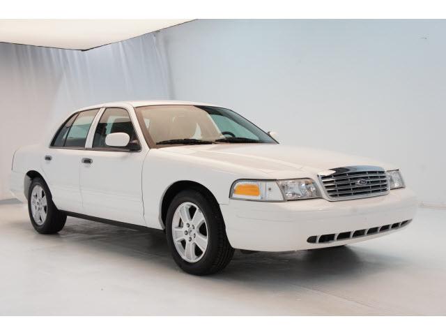 Photo of 2011 Ford Crown Victoria