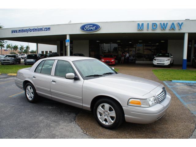 Photo of 2011 Ford Crown Victoria