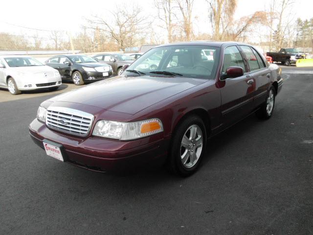 Photo of 2011 Ford Crown Victoria