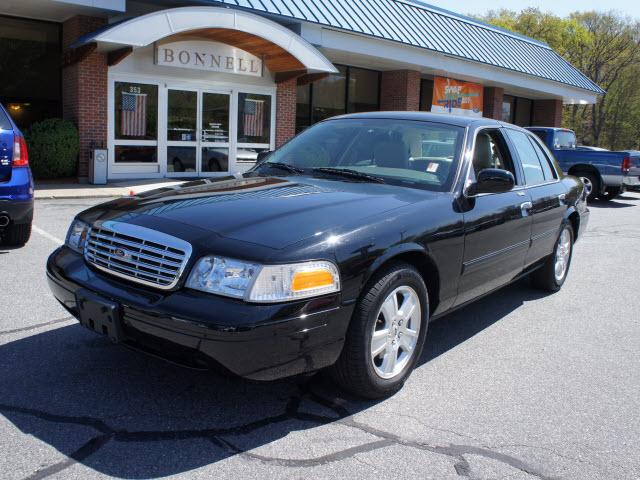 Photo of 2011 Ford Crown Victoria