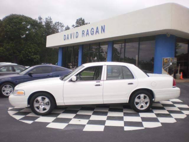 Photo of 2011 Ford Crown Victoria