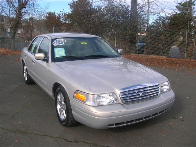 Photo of 2011 Ford Crown Victoria