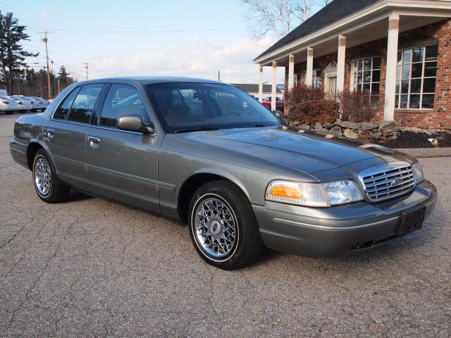 Photo of 2002 Ford Crown Victoria