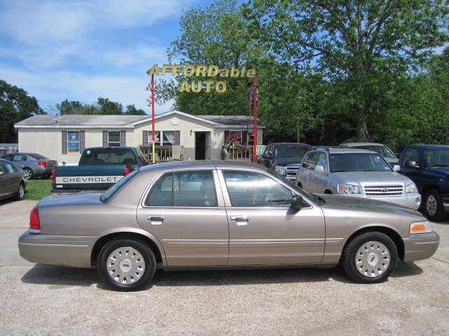 Photo of 2003 Ford Crown Victoria