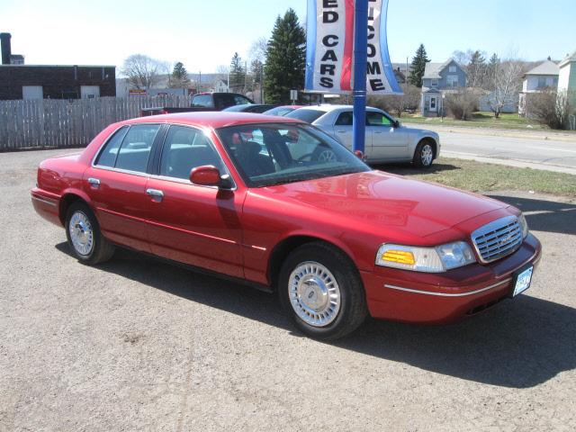Photo of 2001 Ford Crown Victoria