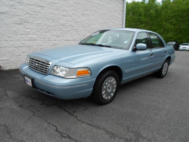Photo of 2003 Ford Crown Victoria