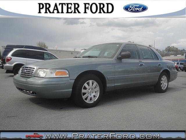 Photo of 2006 Ford Crown Victoria