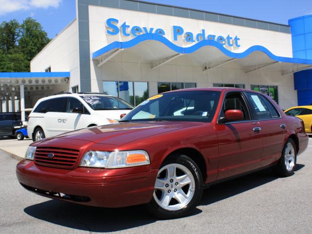 Photo of 2002 Ford Crown Victoria